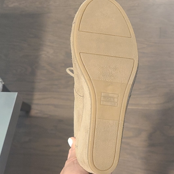 Toms wedges booties 8.5 - Picture 2 of 4